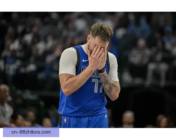 东契奇罚球后因抱怨领技术犯规 东契奇罚球后因抱怨领技术犯规